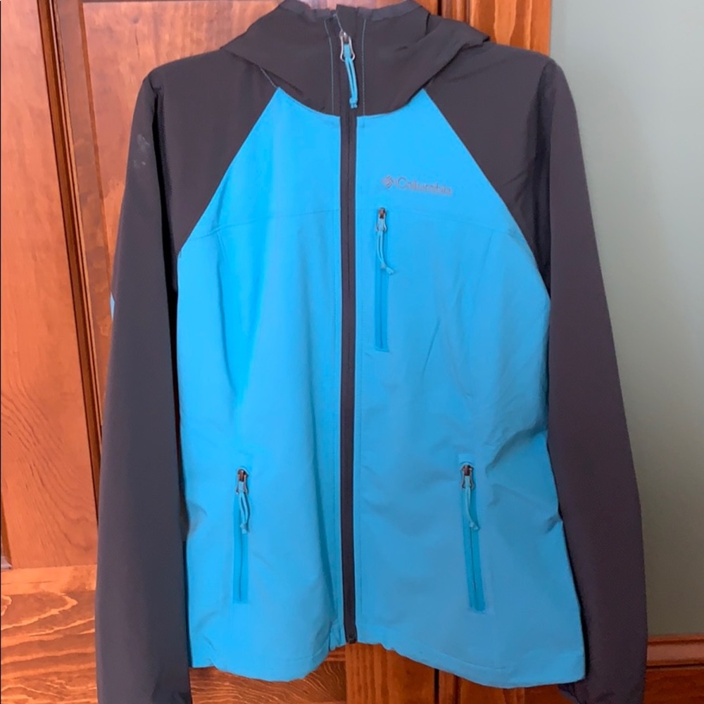 Columbia lightweight hooded zip up jacket